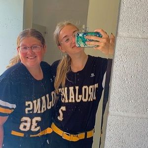 Meet your Posher, Cloe